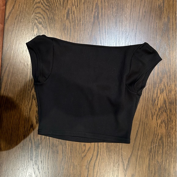 Black crop top - Picture 2 of 2
